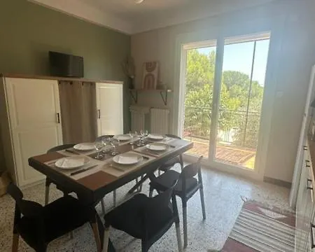 Maison Beaucairoise Clim Et Parking Casa vacanze