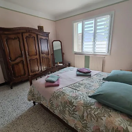 Maison Beaucairoise Clim Et Parking * Beaucaire (Gard)